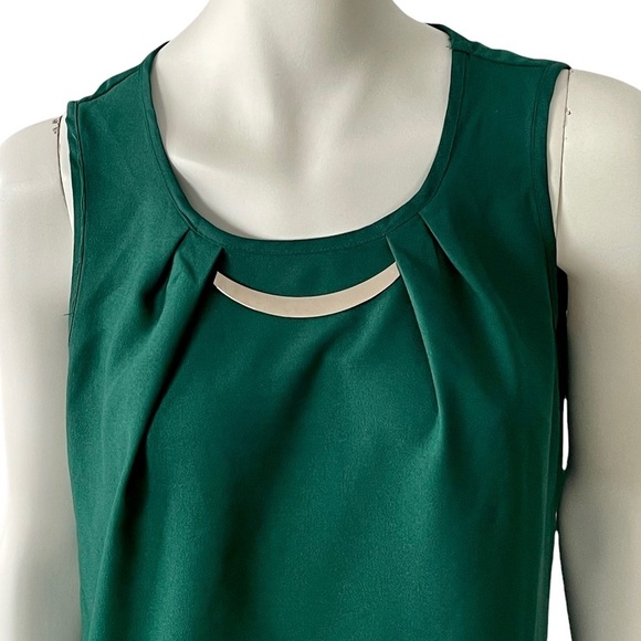 Mandy Evans Emerald Green Sleeveless Pleated Blouse Metal Accent Collar … - Picture 4 of 12